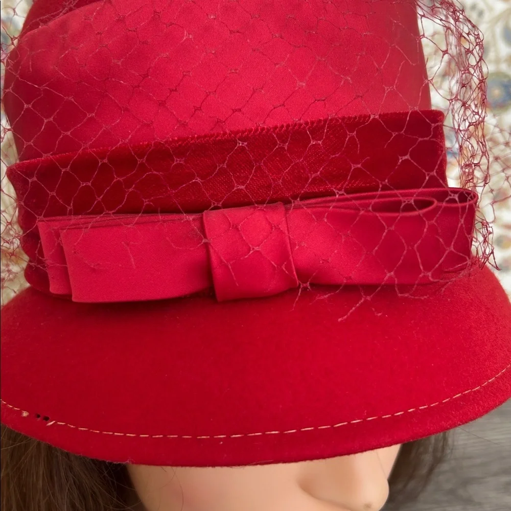 Vintage Voguemont Bucket Hat Veiled‎ Red Wool Felt/Bow Church Broadway City